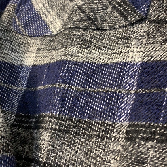 CAMP 100% COTTON SHACKET FLANNEL BLUE WITH GRAY SHADES 2 POCKET FRONT - Picture 4 of 5